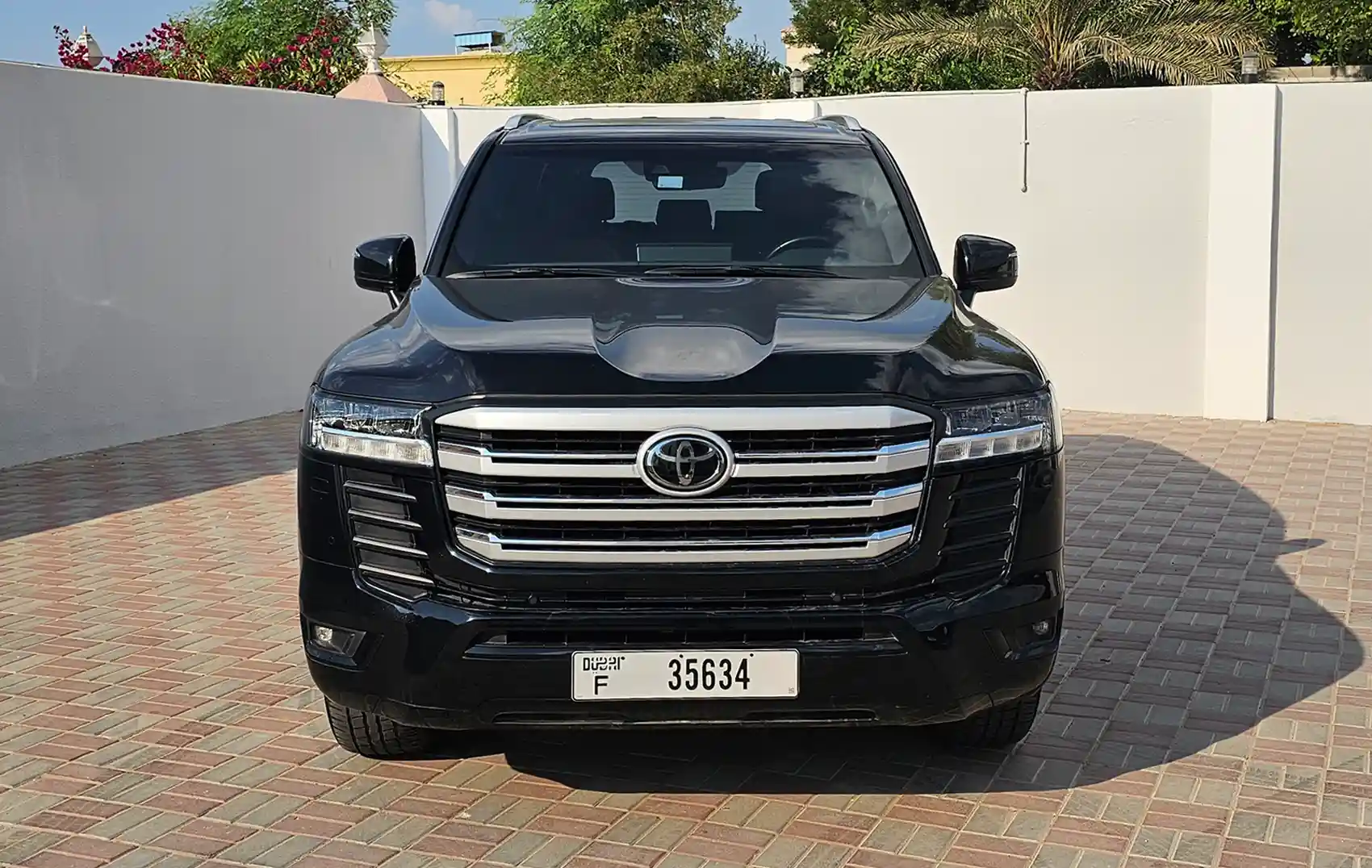 2024 Model Toyota Land Cruiser'ı Dubai'de 575 AED Kirala ...